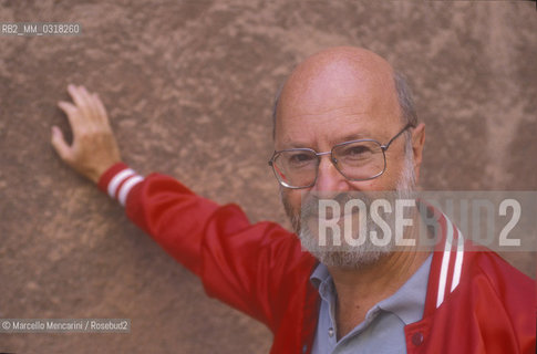 Venice Film Festival 1989. American cartoonist Jules Feiffer, at the Festival as a scriptwriter of the movie  I Want to Go Home directed by Alain Resnais / Mostra del Cinema di Venezia, 1989. Il fumettista Jules Feiffer alla Mostra come sceneggiatore del film I Want to Go Home diretto da Alain Resnais - ©Marcello Mencarini/Rosebud2