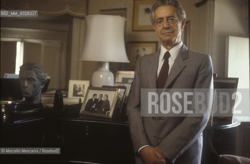 Italian conductor Franco Ferrara in his house (1985) / Il direttore dorchestra Franco Ferrara nella sua casa (1985) - ©Marcello Mencarini/Rosebud2
