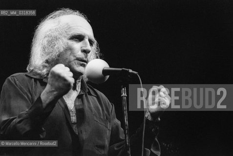 Rome, Olympic Theater, 1981. French singer Léo Ferré / Roma, Teatro Olimpico, 1981. Il cantante Léo Ferré - ©Marcello Mencarini/Rosebud2