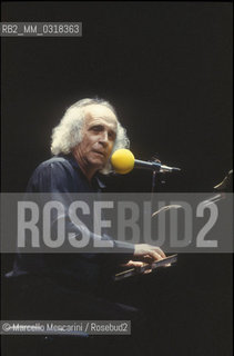 Rome, Olympic Theater, 1981. French singer Léo Ferré / Roma, Teatro Olimpico, 1981. Il cantante Léo Ferré - ©Marcello Mencarini/Rosebud2