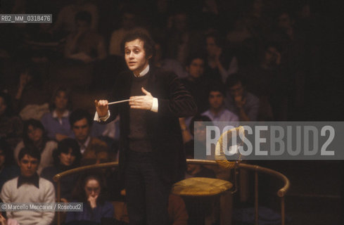 Rome, Pius XII Auditorium (concert hall of the Santa Cecilia Academy Orchestra), about 1980. Hungarian conductor Adam Fischer / Roma, Auditorium Pio XII (sede dei concerti dellorchestra dellAccademia nazionale di Santa Cecilia), 1980 circa. Il direttore dorchestra Adam Fischer - ©Marcello Mencarini/Rosebud2