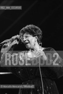 Le Focette (Tuscany), August 1980. Jazz singer Ella Fitzgerald performing at the Bussoladomani / Le Focette, località di Marina di Pietrasanta (Lucca), agosto 1980. La cantante Ella Fitzgerald in concerto a Bussoladomani - ©Marcello Mencarini/Rosebud2