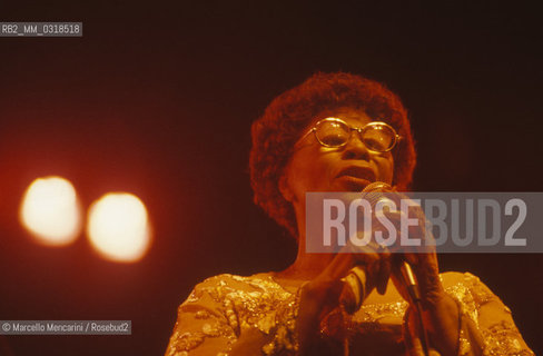 Le Focette (Tuscany), August 1980. Jazz singer Ella Fitzgerald performing at the Bussoladomani / Le Focette, località di Marina di Pietrasanta (Lucca), agosto 1980. La cantante Ella Fitzgerald in concerto a Bussoladomani - ©Marcello Mencarini/Rosebud2