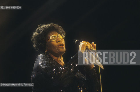 Le Focette (Tuscany), August 1980. Jazz singer Ella Fitzgerald performing at the Bussoladomani / Le Focette, località di Marina di Pietrasanta (Lucca), agosto 1980. La cantante Ella Fitzgerald in concerto al Bussoladomani - ©Marcello Mencarini/Rosebud2