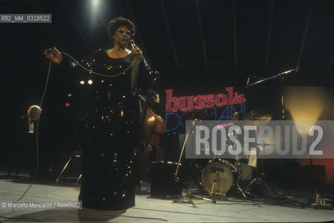 Le Focette (Tuscany), August 1980. Jazz singer Ella Fitzgerald performing at the Bussoladomani / Le Focette, località di Marina di Pietrasanta (Lucca), agosto 1980. La cantante Ella Fitzgerald in concerto al Bussoladomani - ©Marcello Mencarini/Rosebud2