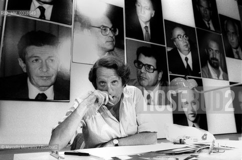 Rome, offices of the newspaper La Repubblica, 1979. Italian satire cartoonist Giorgio Forattini / Roma, sede del quotidiano La Repubblica, 1979. Il vignettista satirico Giorgio Forattini - ©Marcello Mencarini/Rosebud2