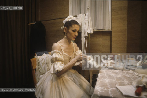Rome, Olympic Theater, 1981. Italian ballet dancer Carla Fracci in her dressing room / Roma, Teatro Olimpico, 1981. La ballerina Carla Fracci in camerino - ©Marcello Mencarini/Rosebud2