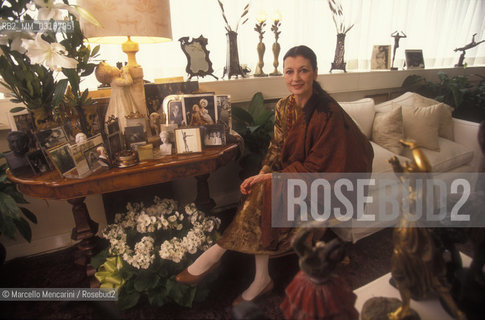 Milan, 1996. Italian Ballet Dancer Carla Fracci in her house / Milano, 1996. La ballerina classica Carla Fracci nella sua casa - ©Marcello Mencarini/Rosebud2