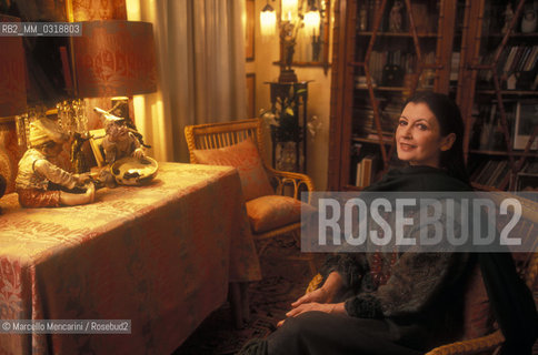 Milan, 1996. Italian Ballet Dancer Carla Fracci in her house / Milano, 1996. La ballerina classica Carla Fracci nella sua casa - ©Marcello Mencarini/Rosebud2