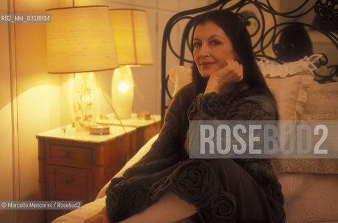 Milan, 1996. Italian Ballet Dancer Carla Fracci in her house / Milano, 1996. La ballerina classica Carla Fracci nella sua casa - ©Marcello Mencarini/Rosebud2