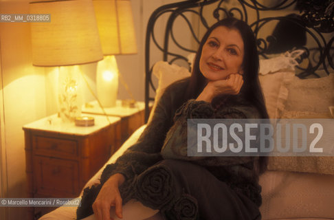 Milan, 1996. Italian Ballet Dancer Carla Fracci in her house / Milano, 1996. La ballerina classica Carla Fracci nella sua casa - ©Marcello Mencarini/Rosebud2