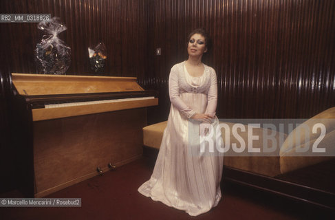 Italian soprano Mirella Freni in her dressing room (about 1980) / Il soprano Mirella Freni nel suo camerino (1980 circa) - ©Marcello Mencarini/Rosebud2