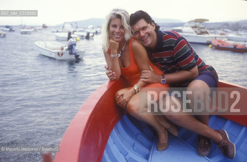Sicily, 1991. Italian TV presenters Fabrizio Frizzi and Rita dalla Chiesa / Sicilia, 1991. I presentatori televisivi Fabrizio Frizzi e Rita dalla Chiesa - ©Marcello Mencarini/Rosebud2