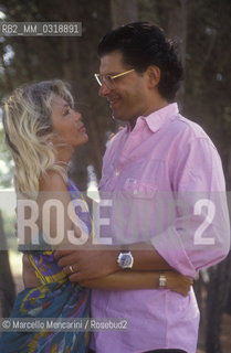 Sicily, 1991. Italian TV presenters Fabrizio Frizzi and Rita dalla Chiesa / Sicilia, 1991. I presentatori televisivi Fabrizio Frizzi e Rita dalla Chiesa - ©Marcello Mencarini/Rosebud2