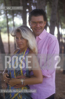 Sicily, 1991. Italian TV presenters Fabrizio Frizzi and Rita dalla Chiesa / Sicilia, 1991. I presentatori televisivi Fabrizio Frizzi e Rita dalla Chiesa - ©Marcello Mencarini/Rosebud2