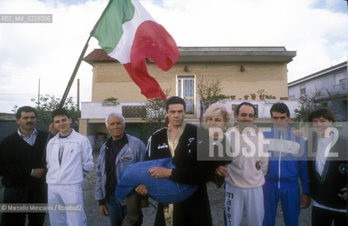 Italian boxer Mauro Galvano and his family, 1990 / Il pugile Mauro Galvano e la sua famiglia, 1990 - ©Marcello Mencarini/Rosebud2