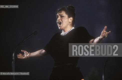Italian soprano Cecilia Gasdia performing (about 1980) / Il soprano Cecilia Gasdia mentre canta (1980 circa) - ©Marcello Mencarini/Rosebud2