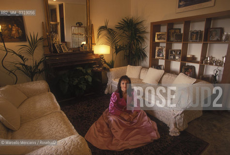 Verona, 1998. Italian soprano Cecilia Gasdia in her house / Verona, 1998. Il soprano Cecilia Gasdia nella sua casa - ©Marcello Mencarini/Rosebud2