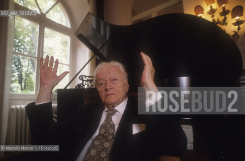 Bergamo, 1992. Italian composer and conductor Gianandrea Gavazzeni in his house / Bergamo, 1992. Il compositore e direttore dorchestra Gianandrea Gavazzeni  nella sua casa - ©Marcello Mencarini/Rosebud2