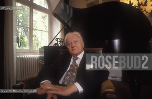 Bergamo, 1992. Italian composer and conductor Gianandrea Gavazzeni in his house / Bergamo, 1992. Il compositore e direttore dorchestra Gianandrea Gavazzeni  nella sua casa - ©Marcello Mencarini/Rosebud2