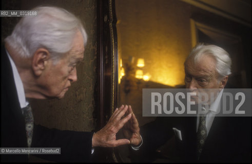 Bergamo, 1992. Italian composer and conductor Gianandrea Gavazzeni in his house / Bergamo, 1992. Il compositore e direttore dorchestra Gianandrea Gavazzeni  nella sua casa - ©Marcello Mencarini/Rosebud2