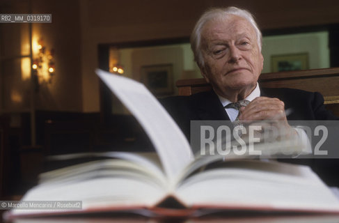 Bergamo, 1992. Italian composer and conductor Gianandrea Gavazzeni in his house / Bergamo, 1992. Il compositore e direttore dorchestra Gianandrea Gavazzeni  nella sua casa - ©Marcello Mencarini/Rosebud2