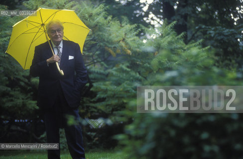 Bergamo, 1992. Italian composer and conductor Gianandrea Gavazzeni in the garden of his house / Bergamo, 1992. Il compositore e direttore dorchestra Gianandrea Gavazzeni nel giardino della sua casa - ©Marcello Mencarini/Rosebud2