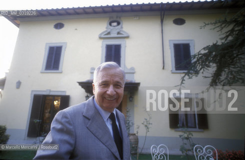 Arezzo, 1992. Licio Gelli in front of Villa Wanda / Arezzo, 1992. Licio Gelli davanti a Villa Wanda - ©Marcello Mencarini/Rosebud2