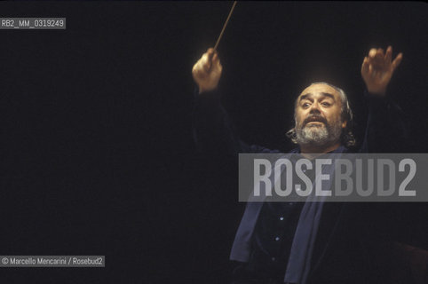 Italian conductor Gianluigi Gelmetti during a rehearsal (about 1990) / Il direttore dorchestra Gianluigi Gelmetti durante una prova (1990 circa) - ©Marcello Mencarini/Rosebud2