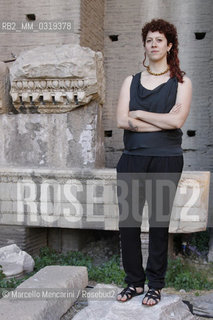 Rome, June 2012. Italian writer Lorenza Ghinelli, finalist of the Strega Literary Prize at the Basilica of Maxentius / Roma, Giugno 2012. La scrittrice Lorenza Ghinelli, finalista del Premio Strega nella Basilica di Massenzio - ©Marcello Mencarini/Rosebud2