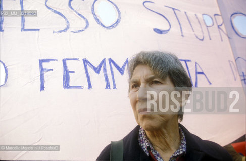 Rome, March 10, 1984. Italian writer Natalia Ginzburg taking part in Io donna per la pace (I woman for peace), a women demonstration for peace and against violence / Roma, 10 marzo 1984. La scrittrice Natalia Ginzburg mentre partecipa alla manifestazione Io donna per la pace - ©Marcello Mencarini/Rosebud2
