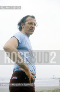 Venice Film Festival, about 1980. French cartoonist Jean Giraud (Moebius) on Venice Lido beach / Mostra del Cinema di Venezia, 1980 circa. Il disegnatore francese Jean Giraud (Moebius) sulla spiaggia del Lido - ©Marcello Mencarini/Rosebud2