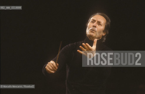 Rome 1989. Conductor Carlo Maria Giulini performing a rehearsal / Roma 1989. Il direttore dorchestra Carlo Maria Giulini durante una prova - ©Marcello Mencarini/Rosebud2