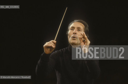 Rome 1989. Conductor Carlo Maria Giulini performing a rehearsal / Roma 1989. Il direttore dorchestra Carlo Maria Giulini durante una prova - ©Marcello Mencarini/Rosebud2