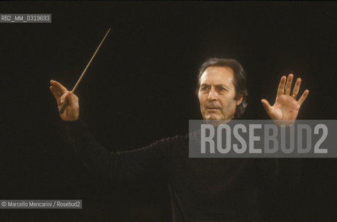 Rome 1989. Conductor Carlo Maria Giulini performing a rehearsal / Roma 1989. Il direttore dorchestra Carlo Maria Giulini durante una prova - ©Marcello Mencarini/Rosebud2