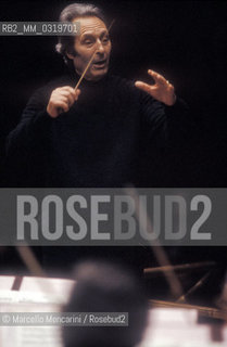 Rome 1989. Conductor Carlo Maria Giulini performing a rehearsal / Roma 1989. Il direttore dorchestra Carlo Maria Giulini durante una prova - ©Marcello Mencarini/Rosebud2