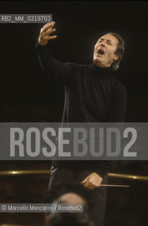 Rome 1989. Conductor Carlo Maria Giulini performing a rehearsal / Roma 1989. Il direttore dorchestra Carlo Maria Giulini durante una prova - ©Marcello Mencarini/Rosebud2