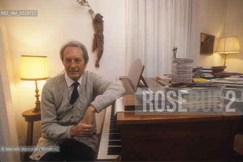 Milan, 1992. Italian conductor Carlo Maria Giulini in his house / Milano, 1992. Il direttore dorchestra Carlo Maria Giulini nella sua casa - ©Marcello Mencarini/Rosebud2