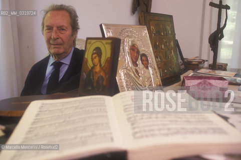 Milan, 1999. Italian conductor Carlo Maria Giulini in his house / Milano, 1999. Il direttore dorchestra Carlo Maria Giulini nella sua casa - ©Marcello Mencarini/Rosebud2