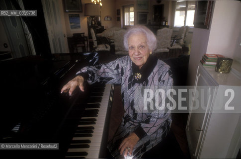 Rome, 1991. Italian composer Barbara Giuranna in her House / Roma, 1991. La compositrice Barbara Giuranna nella sua casa - ©Marcello Mencarini/Rosebud2