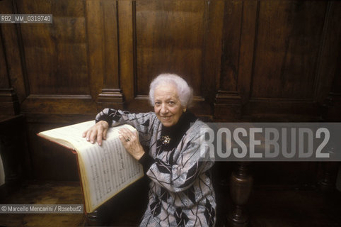 Rome, 1991. Italian composer Barbara Giuranna in her House / Roma, 1991. La compositrice Barbara Giuranna nella sua casa - ©Marcello Mencarini/Rosebud2