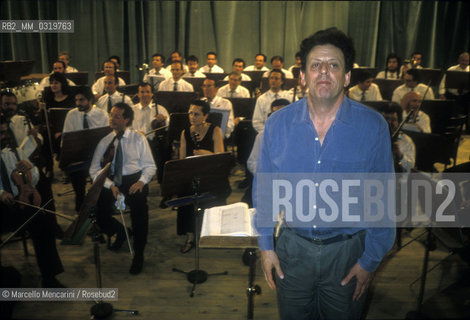 Gibellina (Trapani) 1994. Composer Philip Glass during the rehearsals before the premiere of his opera for ensemble and film La Belle et la Bête / Gibellina (Trapani) 1994. Il compositore Philip Glass durante le prove per la prima della sua opera La belle et la bête - ©Marcello Mencarini/Rosebud2