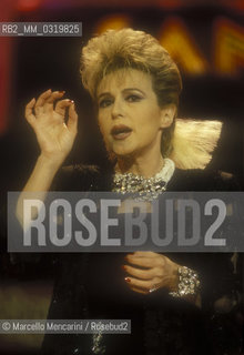 Sanremo Music Festival 1986. Italian showgirl Loretta Goggi, Festival TV presenter / Festival di Sanremo 1986. La showgirl Loretta Goggi, presentatrice del Festival - ©Marcello Mencarini/Rosebud2