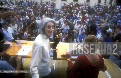Mantua Literature Festival 1999. South African writer Nadine Gordimer meets the audience / Festivaletteratura di Mantova 1999. La scrittrice sudafricana Nadine Gordimer incontra il pubblico - ©Marcello Mencarini/Rosebud2