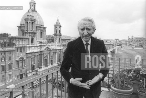 Rome, 1980. Italian journalist Vittorio Gorresio on the terrace of his home with a view of Piazza Navona / Roma, 1980. Il giornalista Vittorio Gorresio sulla terrazza della sua casa con vista su piazza Navona - ©Marcello Mencarini/Rosebud2