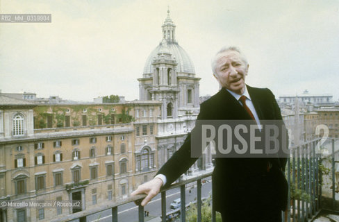 Rome, 1980. Italian journalist Vittorio Gorresio on the terrace of his home with a view of Piazza Navona / Roma, 1980. Il giornalista Vittorio Gorresio sulla terrazza della sua casa con vista su piazza Navona - ©Marcello Mencarini/Rosebud2