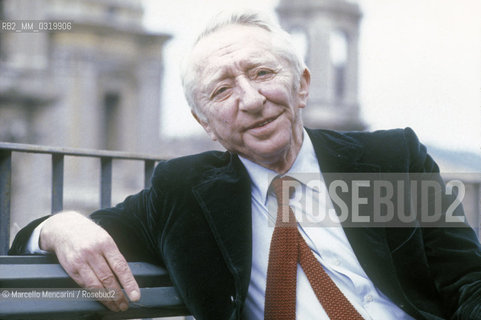 Rome, 1980. Italian journalist Vittorio Gorresio on the terrace of his home with a view of Piazza Navona / Roma, 1980. Il giornalista Vittorio Gorresio sulla terrazza della sua casa con vista su piazza Navona - ©Marcello Mencarini/Rosebud2