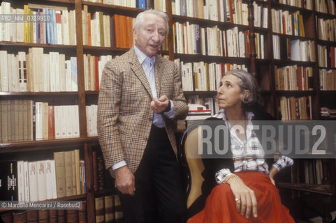 Rome, 1980. Italian journalist Vittorio Gorresio and hiw wife Alessandra Bolis in their home / Roma, 1980. Il giornalista Vittorio Gorresio e sua moglie Alessandra Bolis nella loro casa - ©Marcello Mencarini/Rosebud2