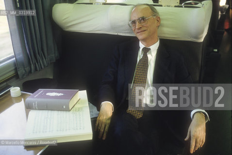American musicologist Philip Gossett on the Settebello train setted up for the Rossini Opera Festival 1997 / Il musicologo americano Philip Gossett sul treno Settebello allestito per il Rossini Opera Festival 1997 - ©Marcello Mencarini/Rosebud2