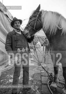 Venice, 1981. Circus artist Alexis Grüss with a horse / Venezia 1981. Lartista circense Alexis Gruss con un cavallo - ©Marcello Mencarini/Rosebud2